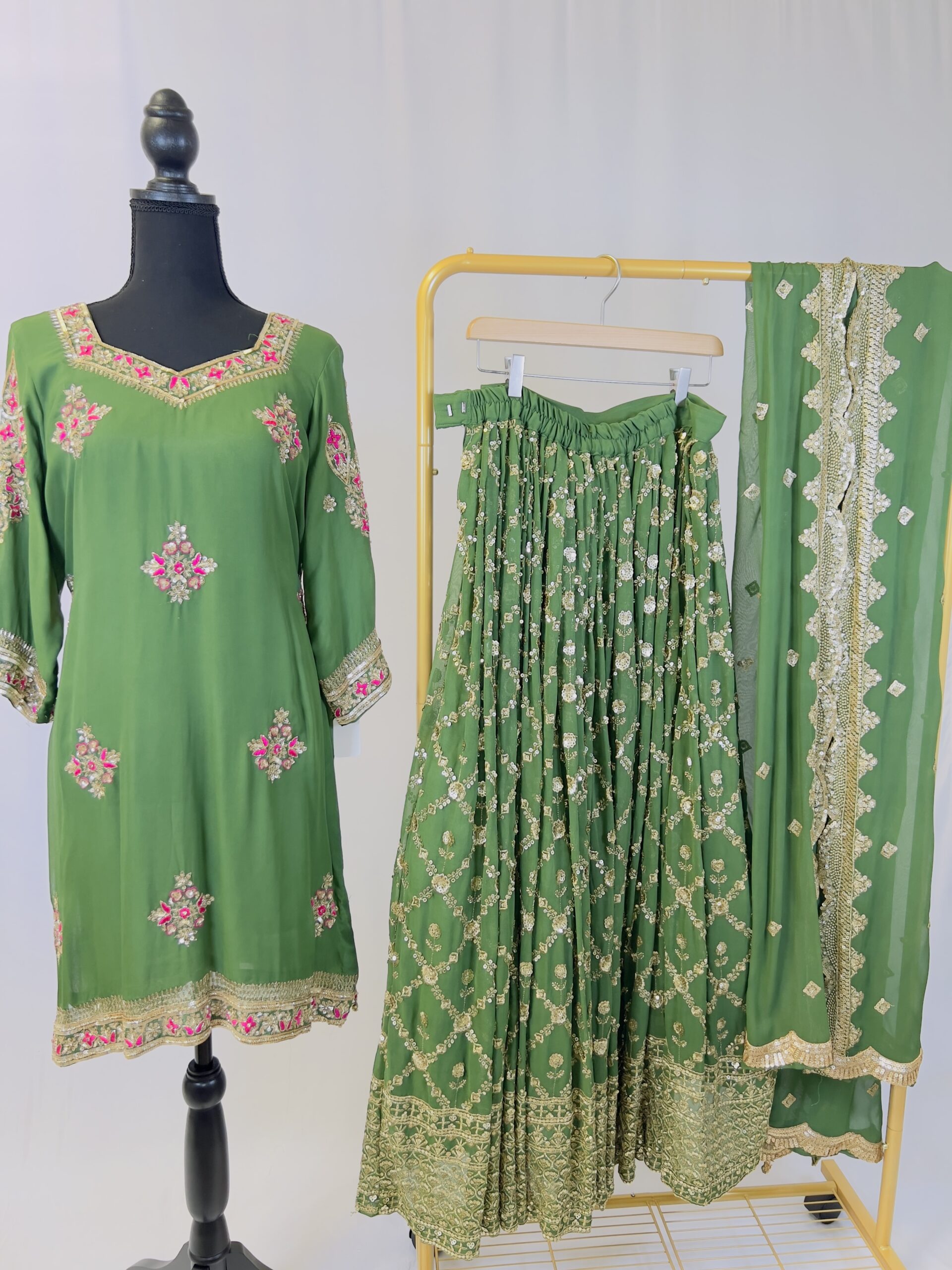 Lehenga/Skirt- 3 piece set